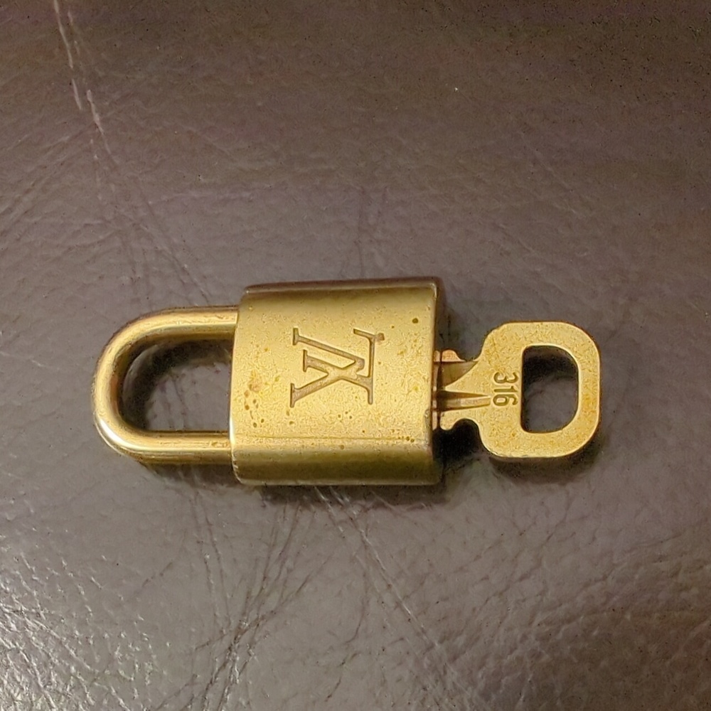 LV Lock & Key #316